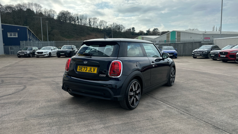 MINI Hatchback 1.5 Cooper Exclusive Premium 3dr Auto Petrol Hatchback